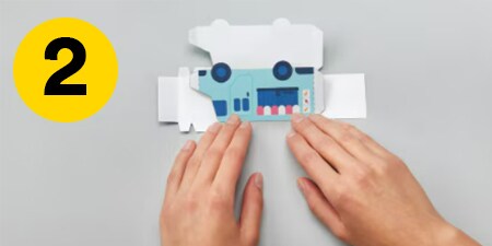 Étape 2 - plier le modèle d'automobile

