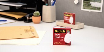 Personnalisez votre équipement avec le ruban Scotch® Super-Hold
