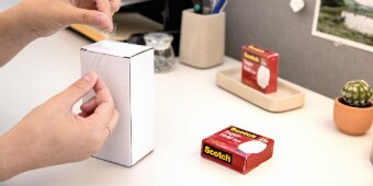 Renforcer les chemises de classement avec du ruban Scotch® Super-Hold
